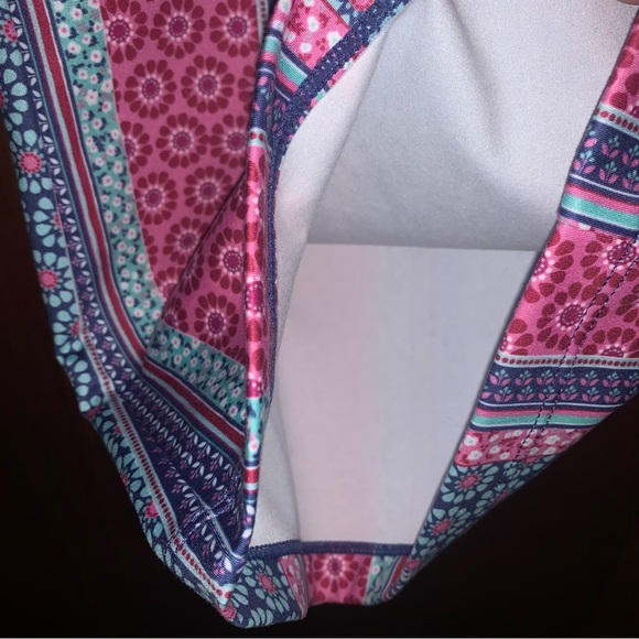 Women’s XXL FIRSTWAY Multi Colored Floral Striped Flare Leg Capri Yoga Pants EXC - Picture 16 of 16